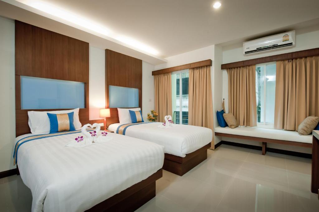 Hotel Blue Sky Patong Habitación foto