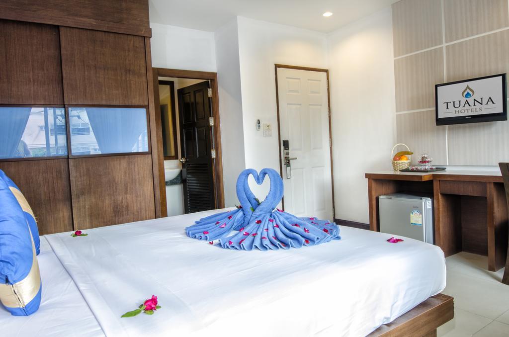 Hotel Blue Sky Patong Exterior foto