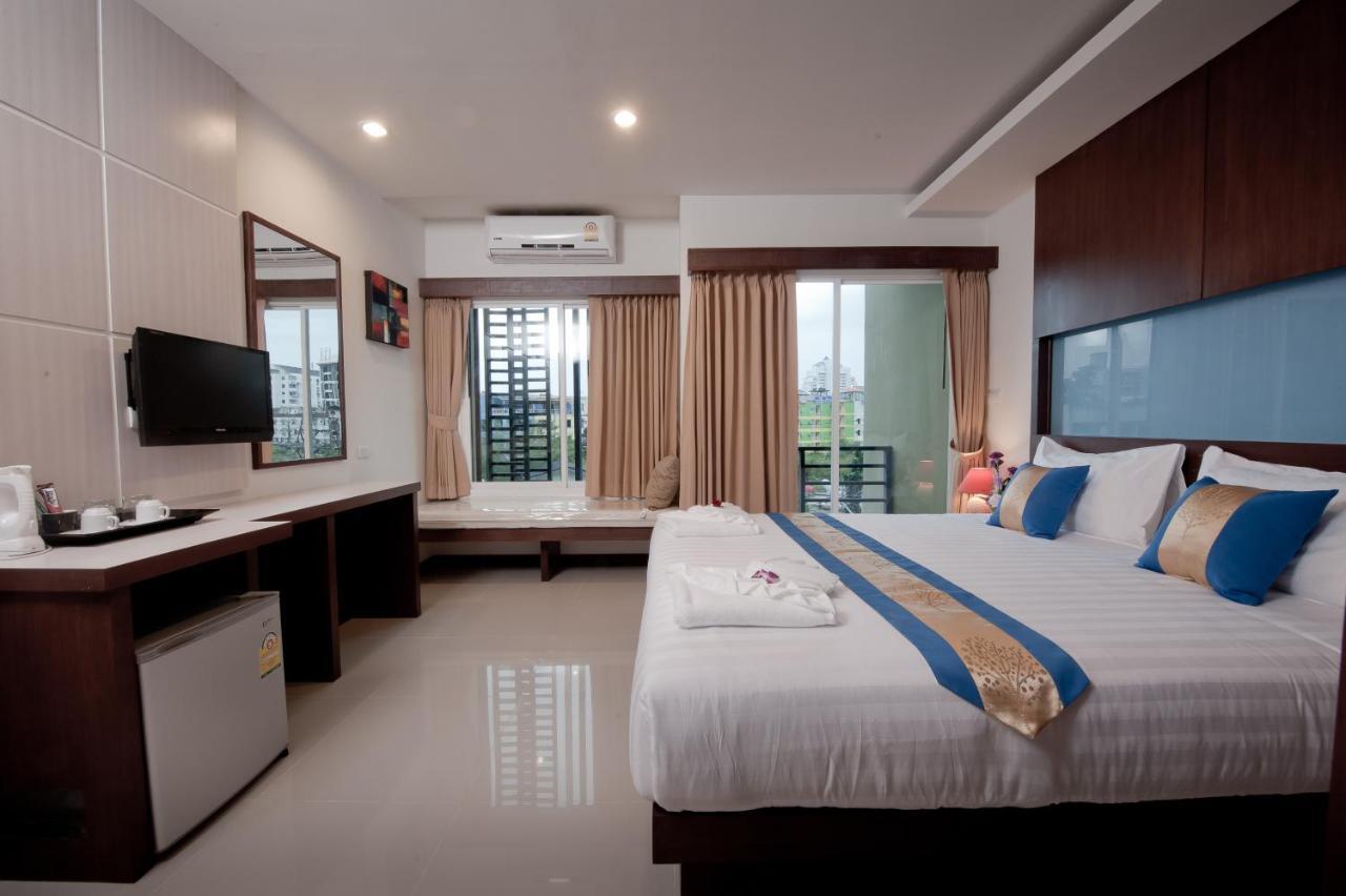 Hotel Blue Sky Patong Habitación foto