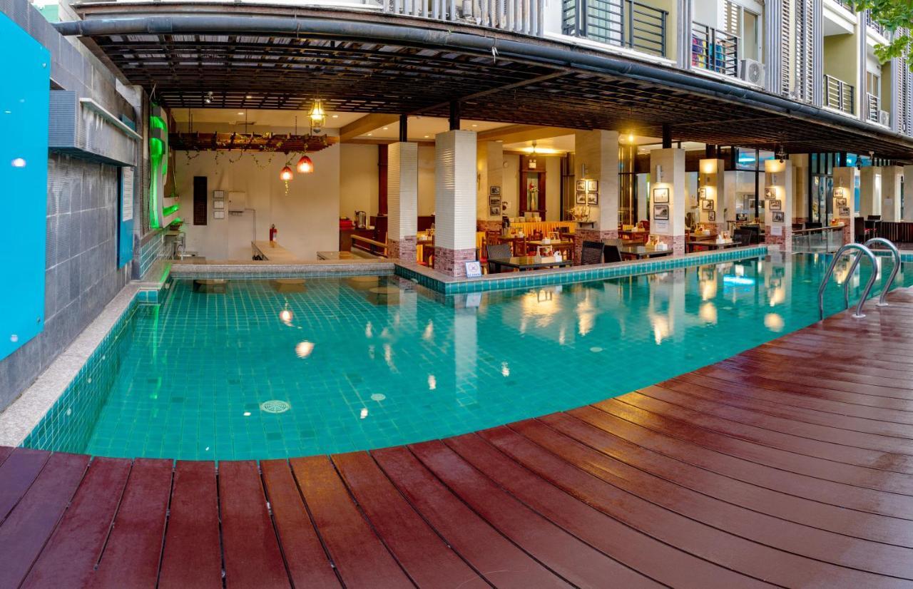 Hotel Blue Sky Patong Exterior foto